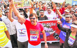 Participants at a 10-km run organised by the BJP in support of their demand for a separate Telangana state, in Hyderabad on Sunday.
