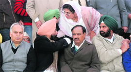 Mohinder Singh Kaypee, PPCC chief, Jagmeet Brar, Rajinder Kaur Bhattal and other Congress leaders at a political conference of the party at the Maghi mela.