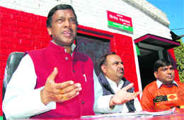 Vinod Barthwal, State President of the Samajwadi Party addresses a press conference in Dehradun on Saturday.