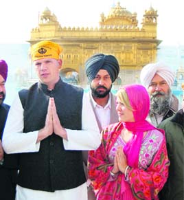 Canadian MP Mark Holland and his wife at the Golden Temple