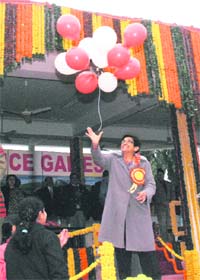 Kiran Bedi releases balloons at the Madhuban Police Academy in Karnal