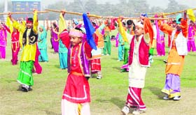 Schoolchildren practise for the Republic Day parade in Gurgaon