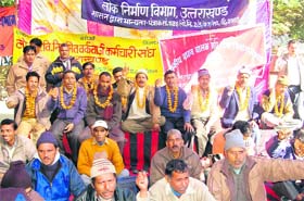 PWD drivers hold a demonstration in Dehradun