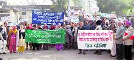 Villagers protesting against cement plant at Nalagarh