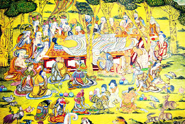 Modern wall fresco depicting Buddha at the time of his death, surrounded by his principal disciples, Sarnath, 1990