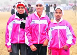 The cagers of Jarkhar village; and (inset) the warden Ruldu Singh. 