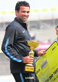 Zaheer Khan with the man of the match trophy in Dhaka