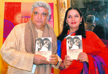 Shabana Azmi with husband Javed Akhtar at the reading of Kaifi and I