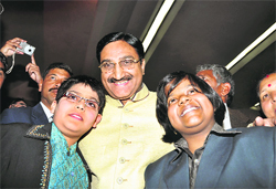 Aman Rehman and Yogratna Srivastava with Chief Minister Ramesh Pokhriyal Nishank at the Youth Icon Award in Dehradun on Sunday. 