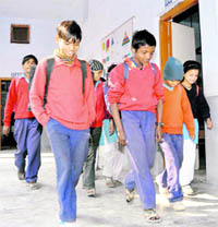 Students go to their classrooms.