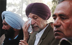 People were in tears during the cremation of Dr TR Vinod in Bathinda on Thursday.
