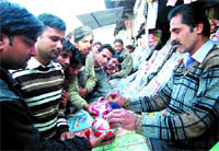 Nobel Cause: Activists of ABVP collect funds for setting up a government college in Amritsar.