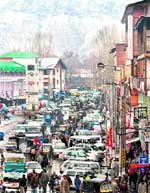 A heavy rush in Lal Chowk in Srinagar after shops and business establishments reopened on Tuesday