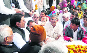 Abhey Singh Chautala addresses residents of Shakkarmandori  village in Sirsa on Wednesday.