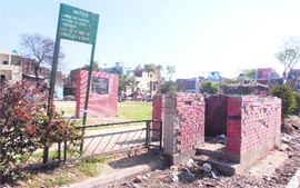 The public park inaugurated by MP Pawan Kumar Bansal at Ram Darbar is in a bad shape.