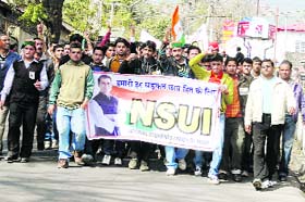 NSUI activists protest against the state government at Dharamsala