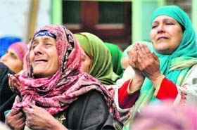 Women offer special annual prayers at Khawaja Naqashband in Srinagar