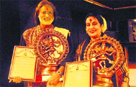 Pandit Vishwa Mohan Bhatt and Dr Sonal Man Singh at the Tagore Theatre in Chandigarh.