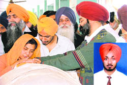 Grieving parents of Prabhdeep Singh, who succumbed to his injuries at the DMC in Ludhiana
