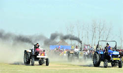 Tractor race in progress in Kila Raipur