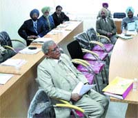 A low turnout at the seminar organised by the Legislative Assembly Study Centre in Jalandhar on Tuesday