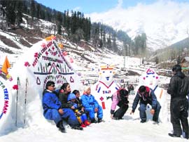 The snow point at Solang, 13 km from Manali, has been attracting a number of tourists from all over the country.