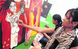 students take part in a painting competition.