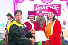 ADC A. Mona Sriniwas awards degrees to graduates of DAV Mahila College, Kosli