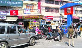 Traffic jam at the faulty barrier on the Mall Road in Mussoorie.