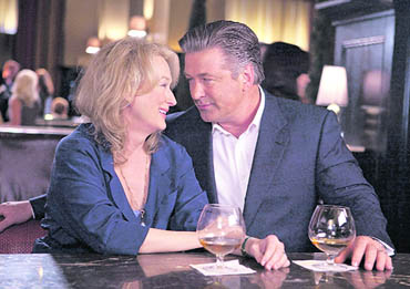 Meryl Streep and Alec Baldwin in Its Complicated, a film about two aging individuals, who fall in love, get divorced and fall in love again 