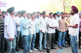 A student leader addresses protesting GADVASU students in Ludhiana