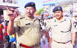DIG Alok Sharma and SSP Ajay Rautela inspect security arrangements.