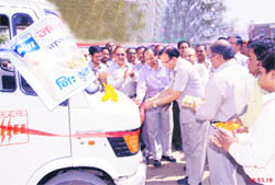 DK Modi, MD, BHEL, launches an dispensary van in Haridwar
