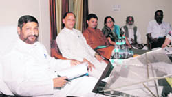 Anil Nautiyal, Chairman, GMVN, addresses a press conference in Dehradun 