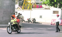 Youths flee after seeing cops.