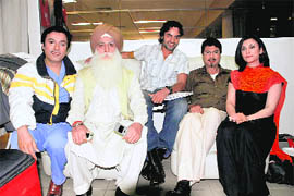 Naumaan Ijaz, Gulshan Grover, Aman Dhaliwal, Kanwaljit Singh and Australian actor Poonam, the cast of Virsa, are all set for the Dallas premier