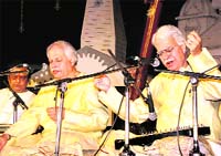 Rajan and Sajan Mishra perform at Swar Ganga in Haridwar. Tribune photo: Rameshwar Gaur