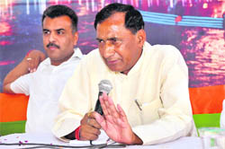Bishan Singh Chufal, Uttarakhand BJP President addresses mediapersons in Dehradun 