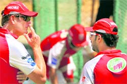  Yuvraj Singh and Tom Moody during a training session in Jaipur on Tuesday
