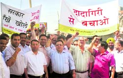 Members of the Offset Printers Association protest against the steep hike in prices of kraft paper and paperboard in Ludhiana. Photo: Manav Mander