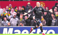 Arjen Robben celebrates his goal 