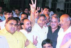 Vinod Thapar after winning the Knitwear Club election in Ludhiana on Saturday