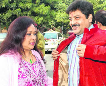 The appearance of a first wife created a controversy for singer Udit Narayan and spouse Deepa