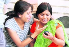 The inconsolable mother of Shruti 