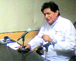 Punjabi actor Mehar Mittal speaks to radio listeners at Community Radio Station of Chaudhary Devi Lal University in Sirsa.