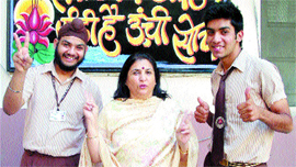  Ajaydeep and Yuvraj, both students of DAV Public School, with their Principal Neera Sharma.