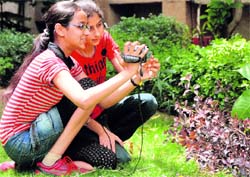 Students prepare for the shoot of documentry at Ryan International School in Ludhiana. Tribunen photo: Himanshu Mahajan