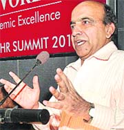 Dr Rajneesh Arora 