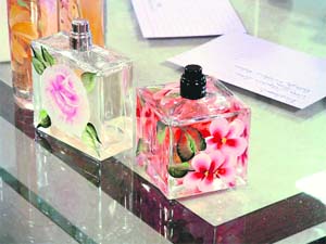 Apply the right perfume and make an impression
