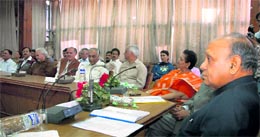 Chief Minister PK Dhumal addresses a seminar organised by the Panchnad Shodh Sansthan at Bachat Bhawan in Shimla on Sunday. Tribune photo: Amit Kanwar
